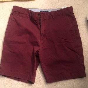 Tommy Hilfiger burgundy khaki shorts